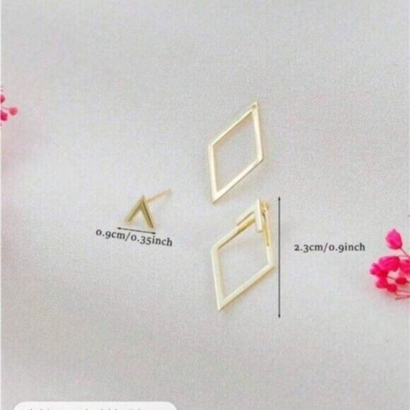 Arrow Two Piece Gold Colored Earrings - Picture 4 of 4